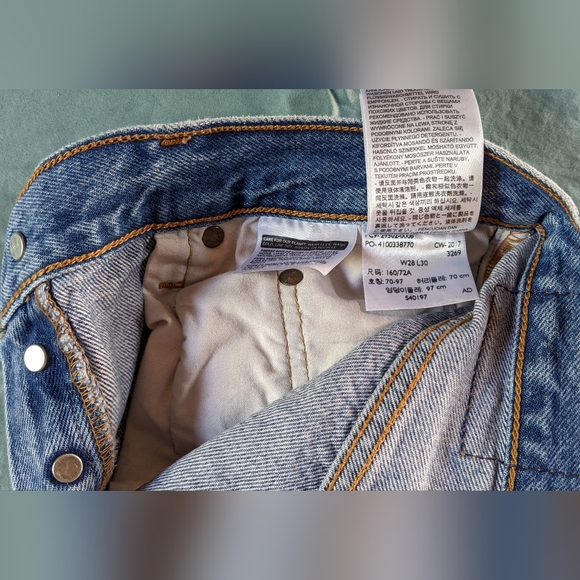 Levi's Distressed Jeans - Picture 3 of 3